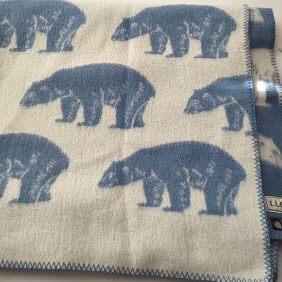 LL Bean 100% Pure New Wool Large Blanket Throw Blue White Polar Bear 52" / 75" - Picture 6 of 7